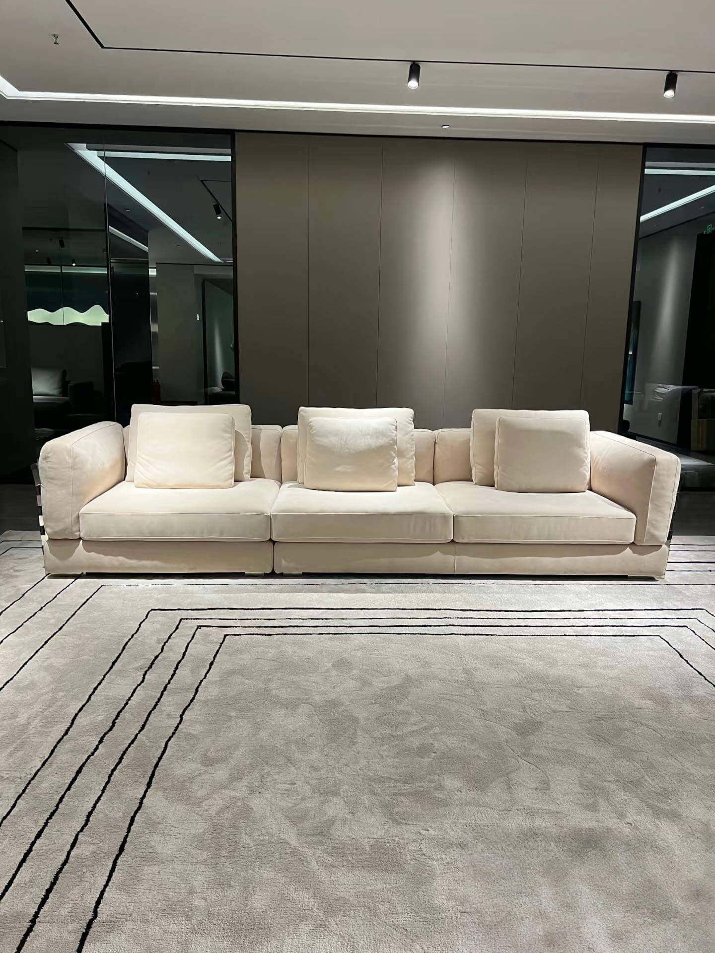 A sofa that combines aesthetics and comfort, the first choice for a transverse living room.
