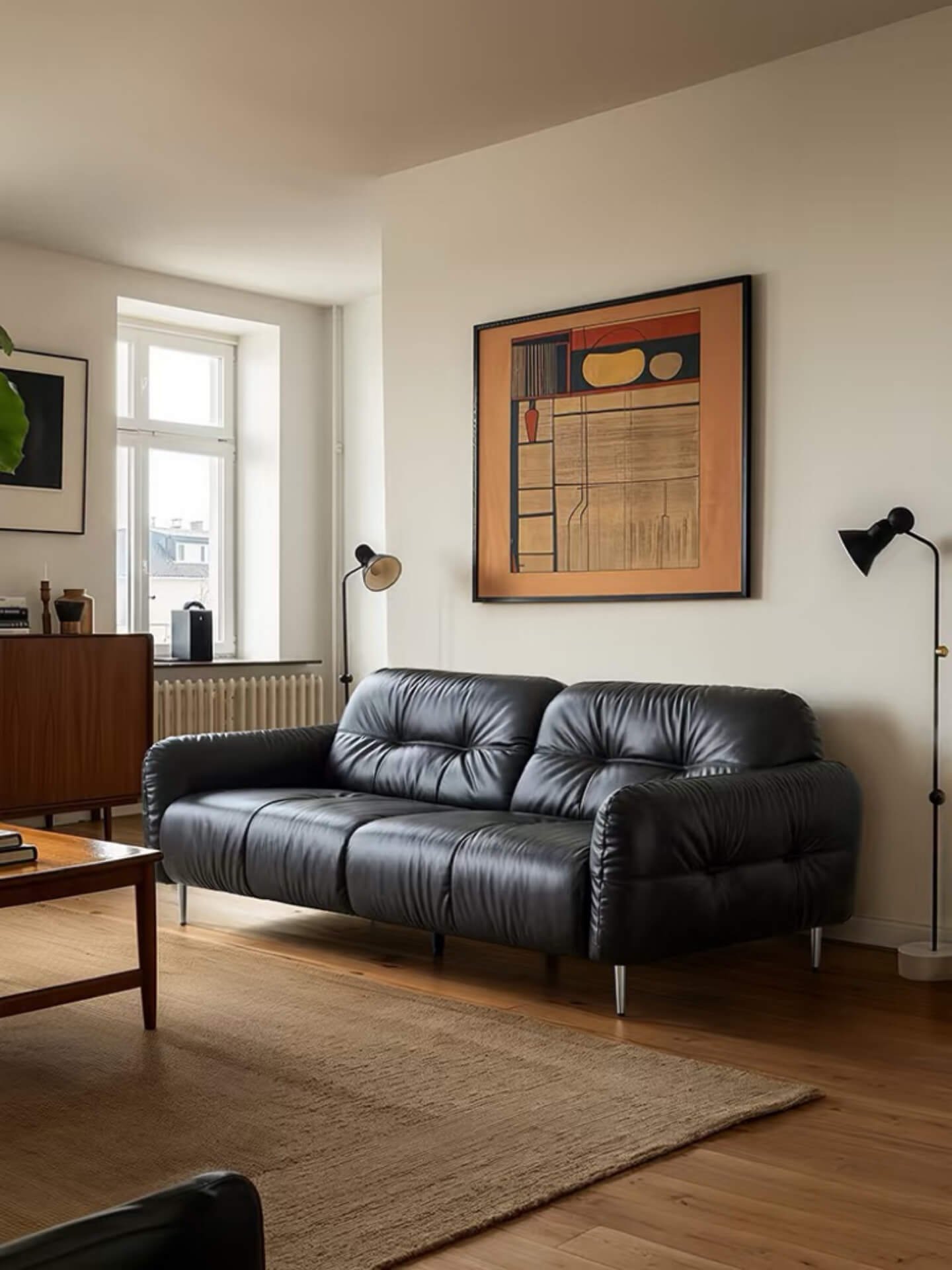 Highly Recommended! The Black Leather Sofa That Will Make Any Retro Enthusiast’s Heart Flutter