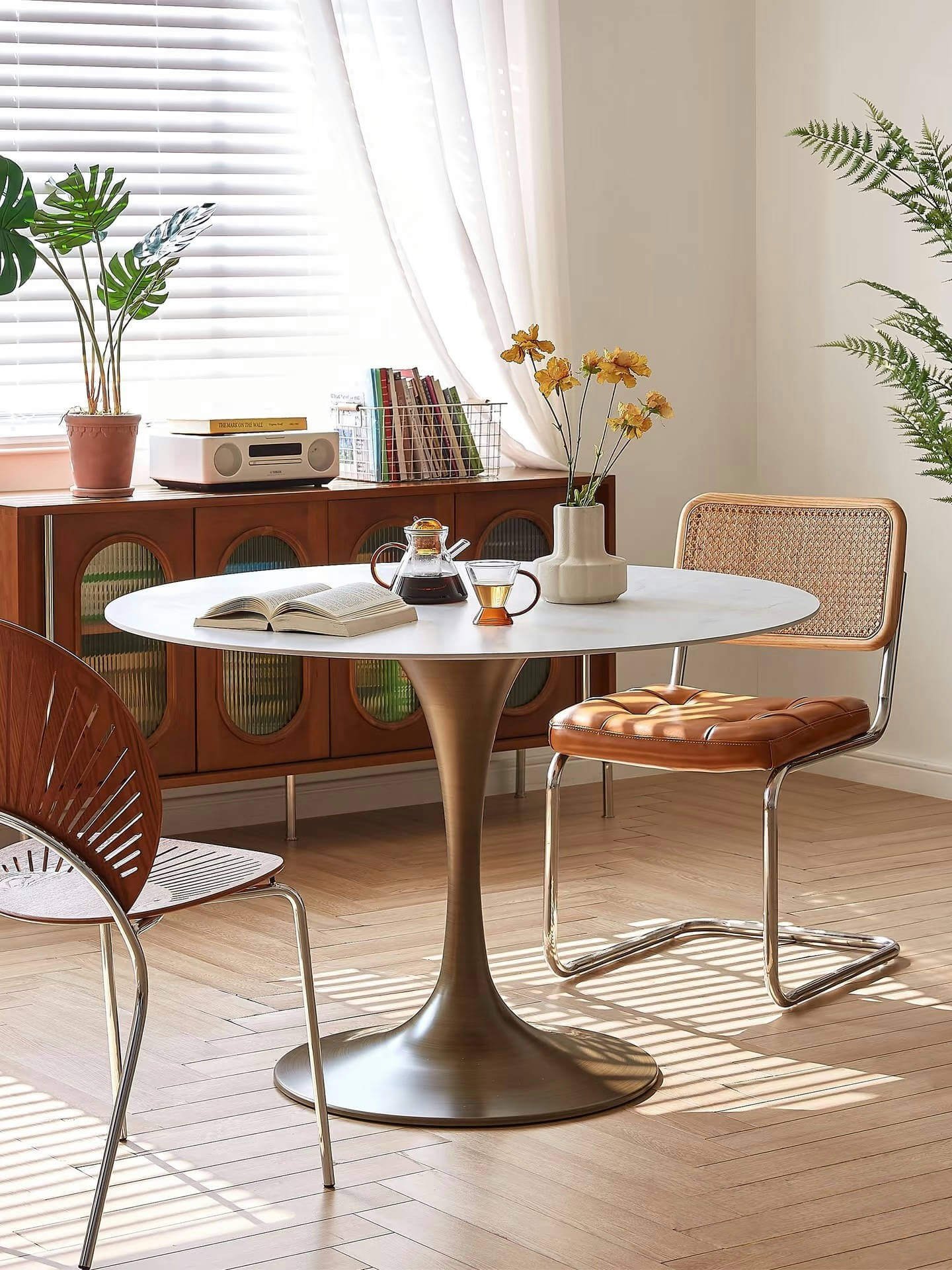 Tulip Dining Table: Beauty and Functionality Perfected