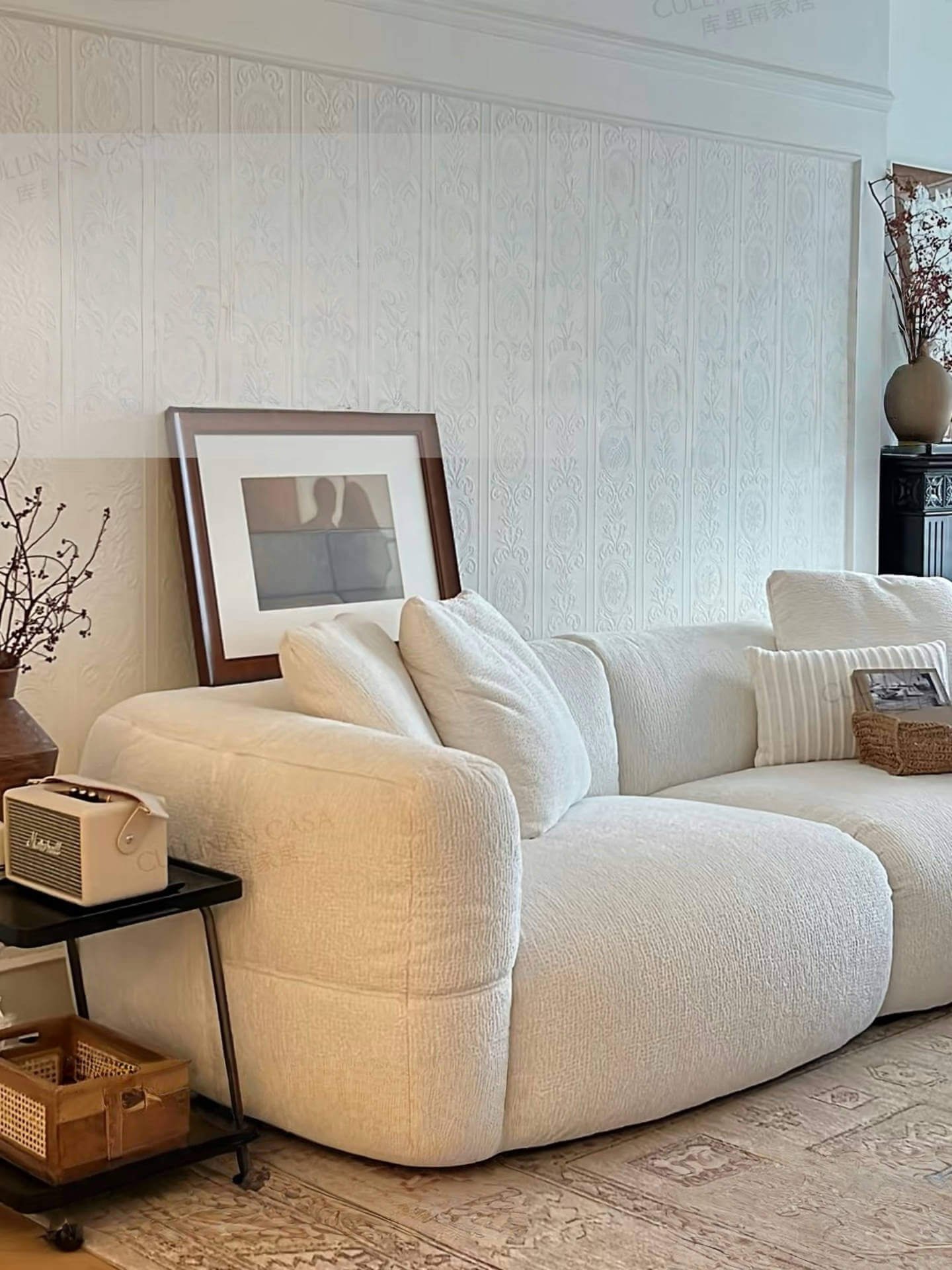The Snow-White Plush Sofa: A Winter Sunbeam in Your Living Room