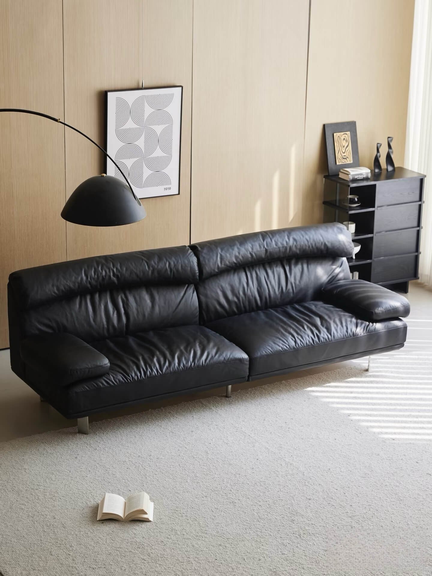 Black Leather Sofa: The Ideal Choice for Your Living Room