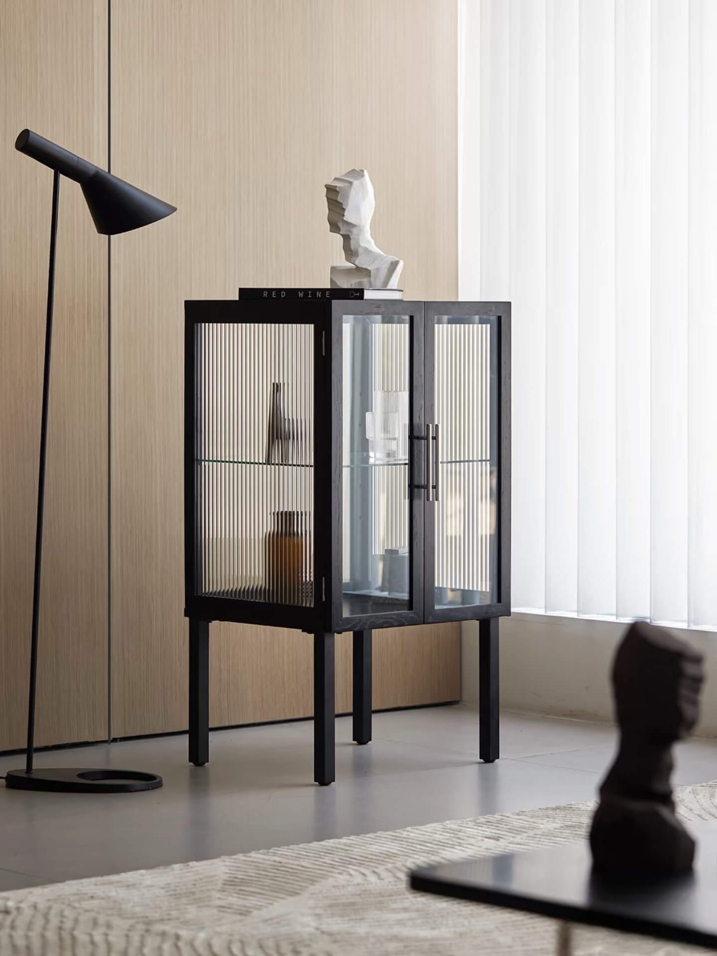 High-Aesthetics Glass Display Cabinet: The Perfect Fusion of Storage and Exhibition