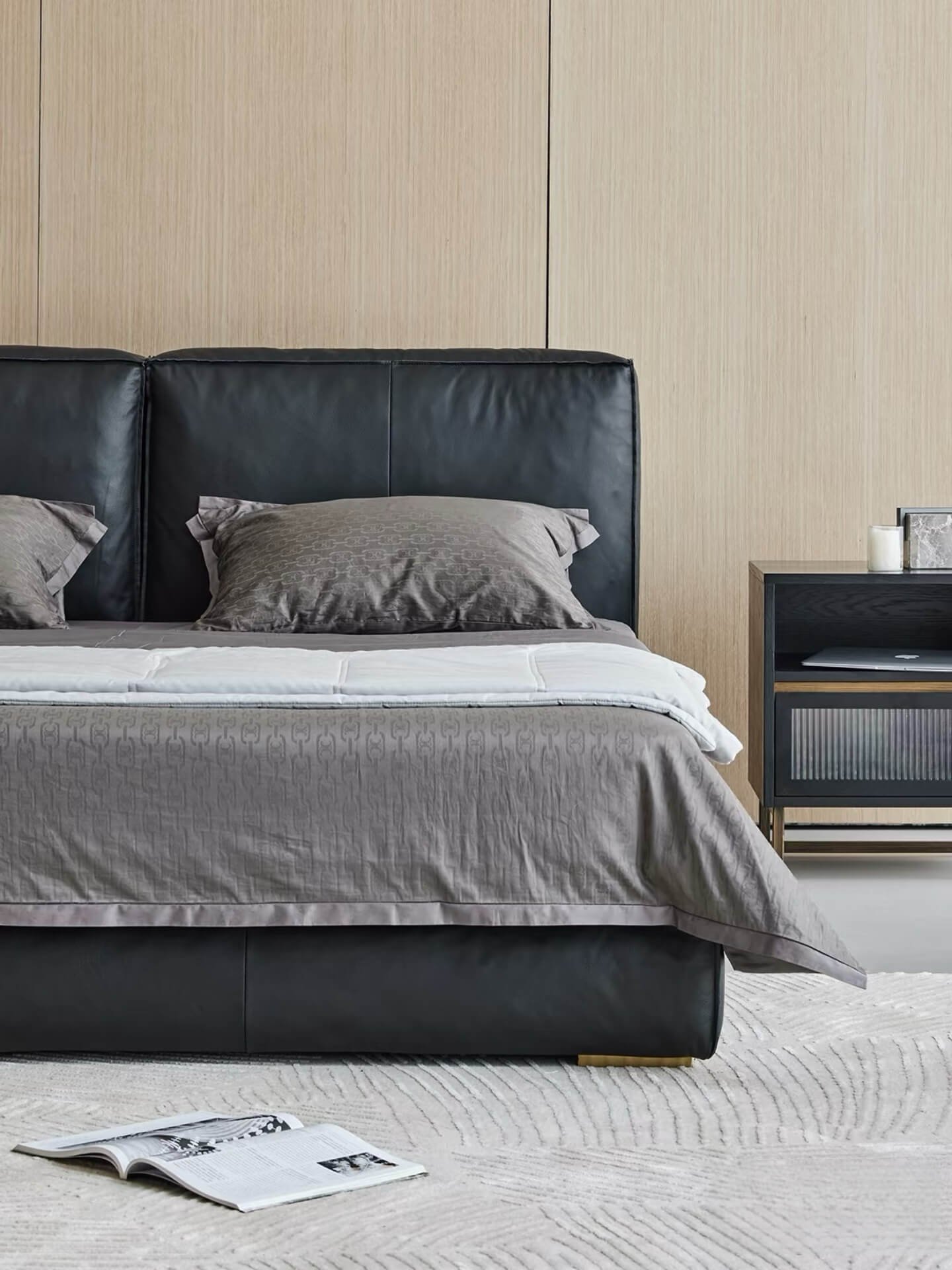 A Must-Have Leather Bed with Inherent Elegance
