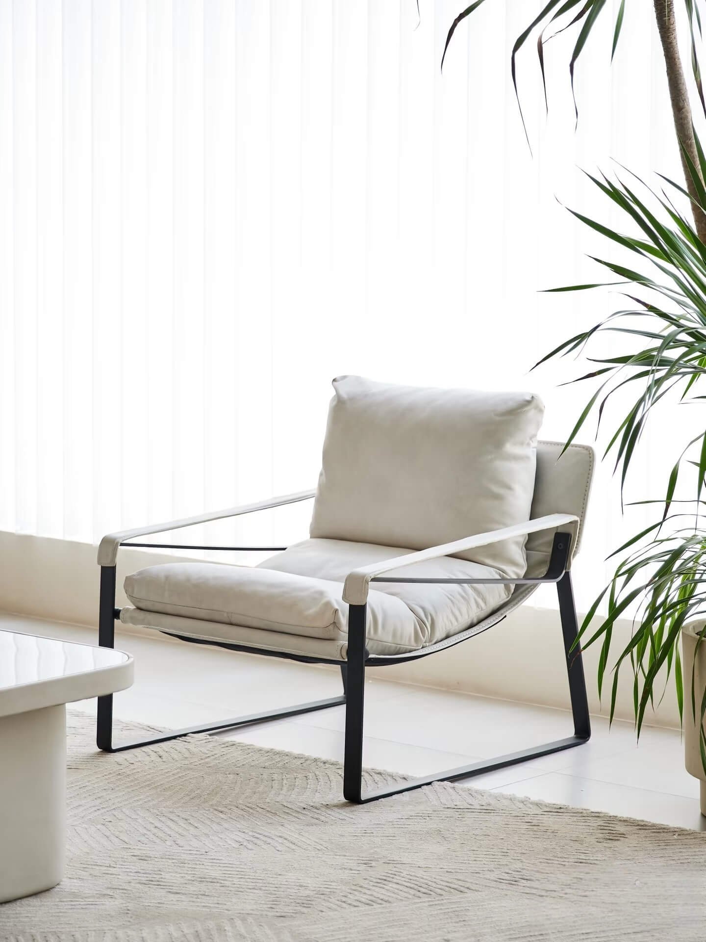 A Genuine Leather Leisure Chair for a Comfortable Life
