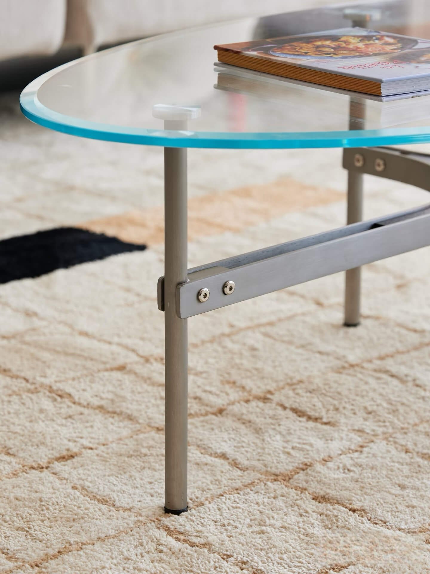 Bring the Aurora and Glacier into the Living Room – The Iceland Narrative of a Coffee Table